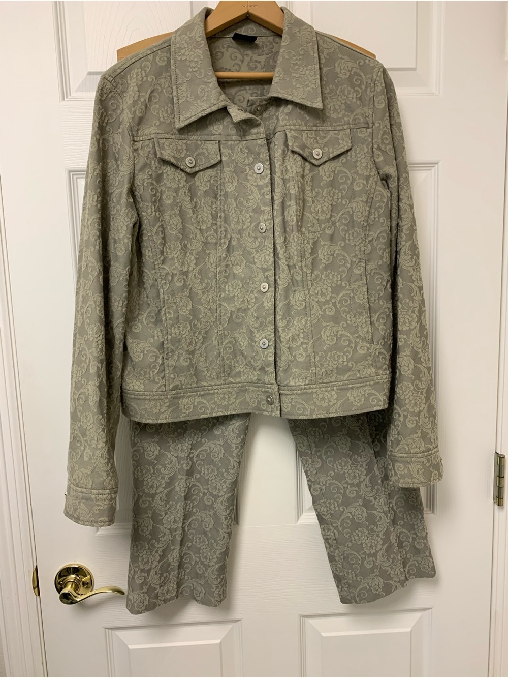 Women’s 2 piece Tribal floral damask Jacket & Crop Pants Sage
